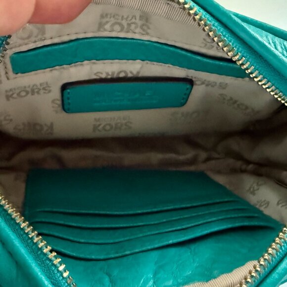 Michael Kors Crossbody Bag Turquoise/Teal with Gold Plaque - Picture 4 of 8